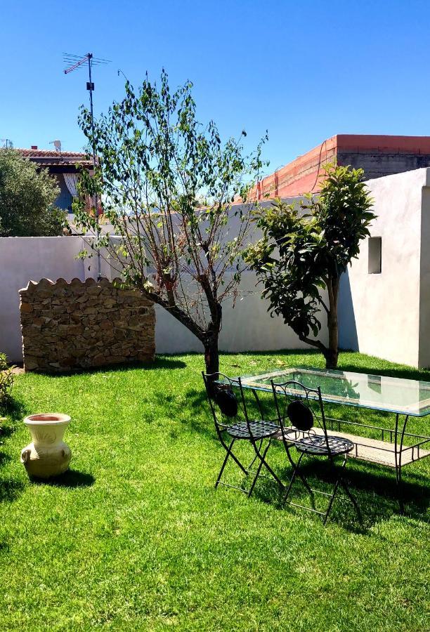 13 Garden Rooms Олбия Екстериор снимка